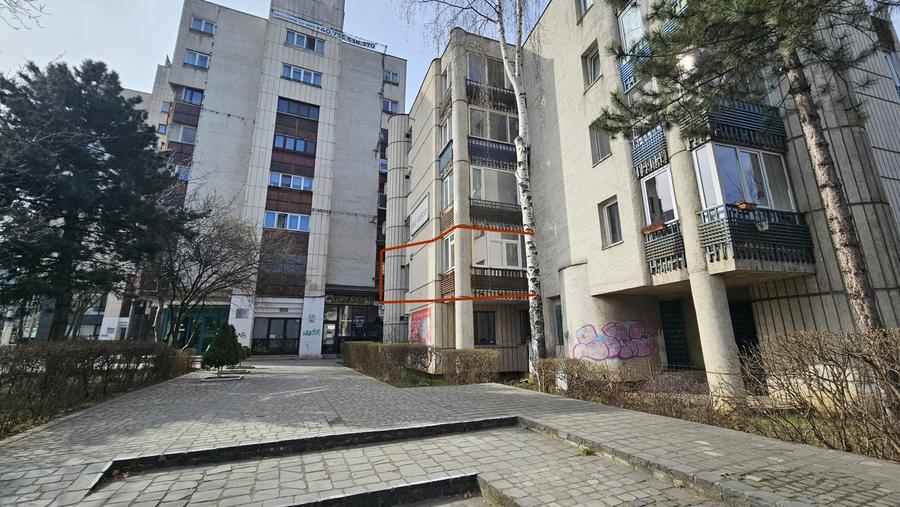 Zona Afi-Camera de comert apartament 3 camere etaj 1