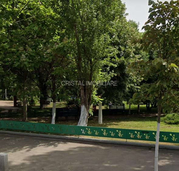 Apartament 4 camere, zona Parc Tineretului. Loc parcare.
