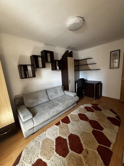 Închiriez apartament 1 cam, zona Alexandru cel Bun