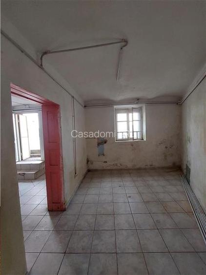 Casa cu spatiu comercial, zona Intim - 16