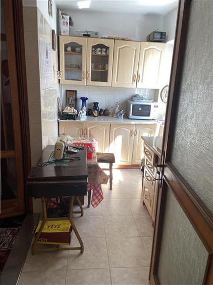 Apartament 2 camere , zona ultracentrala - Piata Moldovei , et 2 , decomandat ,