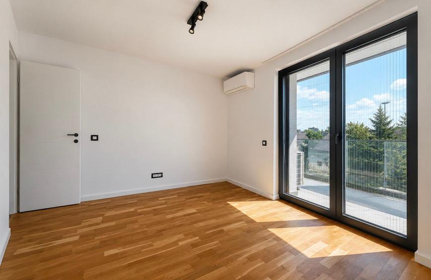 Apartament 4 camere tip duplex Sunset Lake Homes