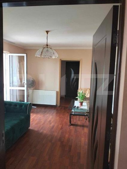 Apartament 2 camere, zona Micro14 , cu acoperiș și balcon inchis