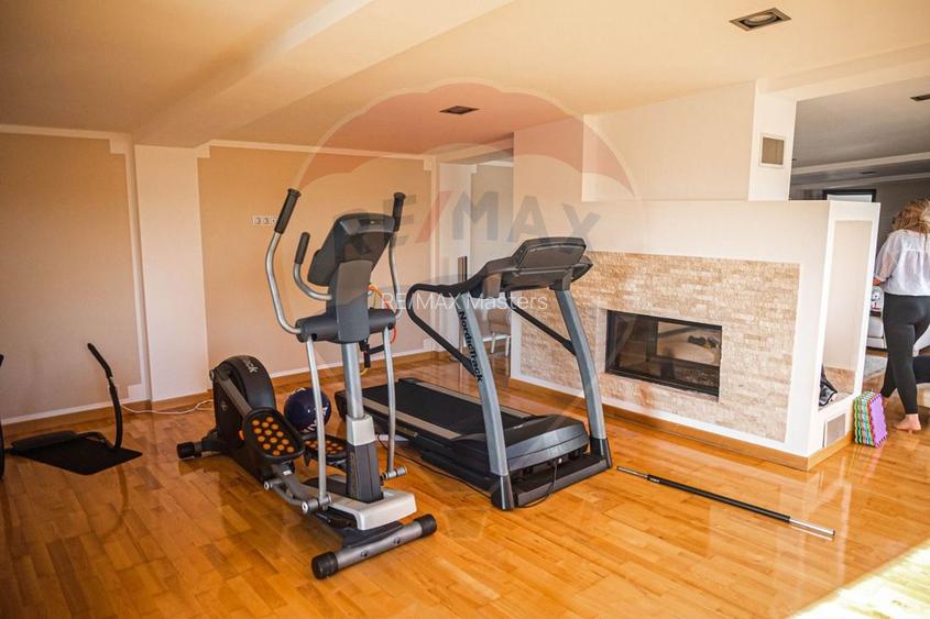 Casă / Vilă de lux cu 6 camere de vânzare în Șcheia, Suceava - 55