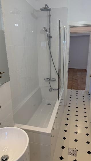Proprietar vând apartament 2 camere (posibil 3) zona Piața Amzei(Mendeleev)