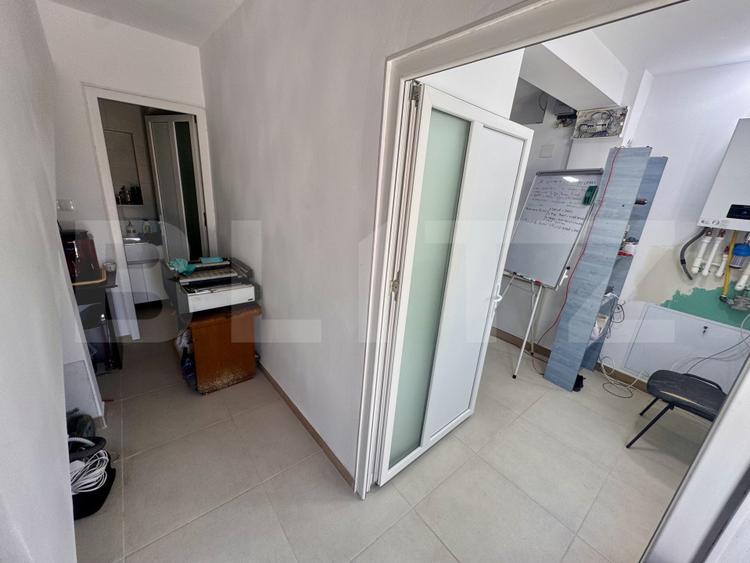 Spațiu birouri P+1 | 70 mp utili | 2 băi | | Parcare | Str. Râului