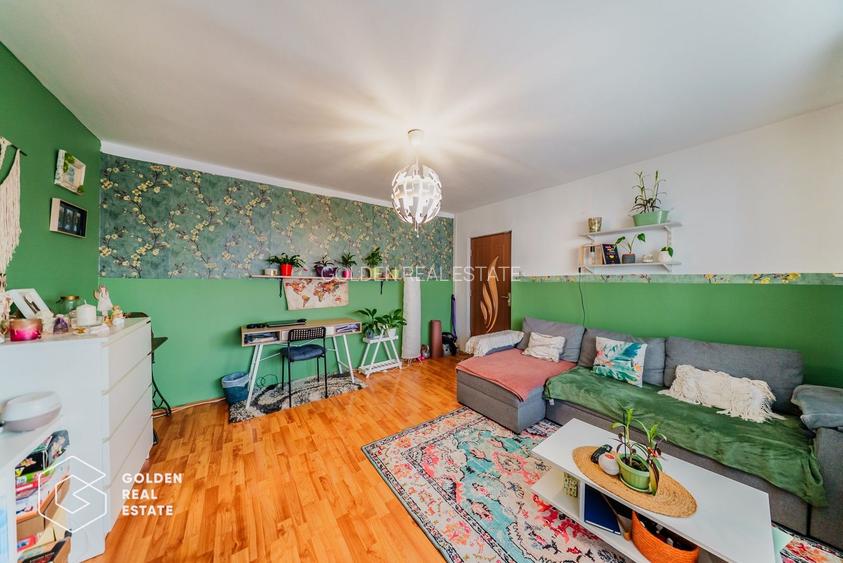 Apartament 4 camere, langa campusul UVVG, decomandat, etaj 3, comision 0% - 4
