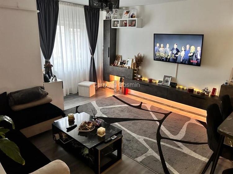 Apartament 2 camere, decomandat, 1 Mai - 2