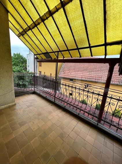 Casa 274 mp, teren 443 mp, zona centru LIVADA, pretabila si ptr uz comercial