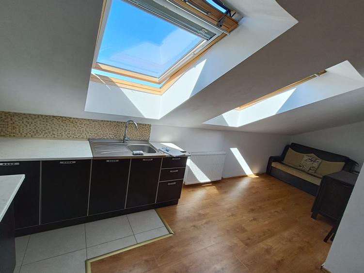 Apartament 2 camere decomandat zona Florilor