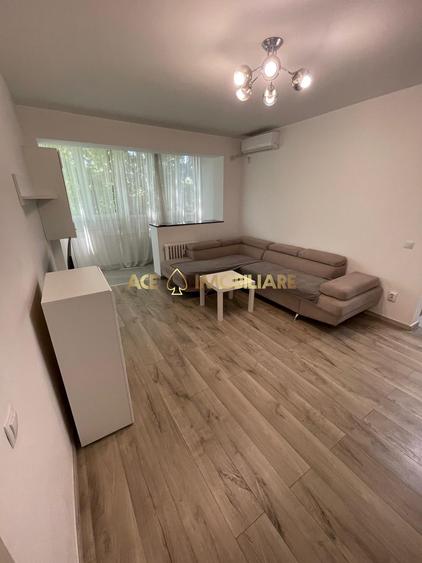 2 Camere de inchiriat | Piata Victoriei | Metrou | Renovat