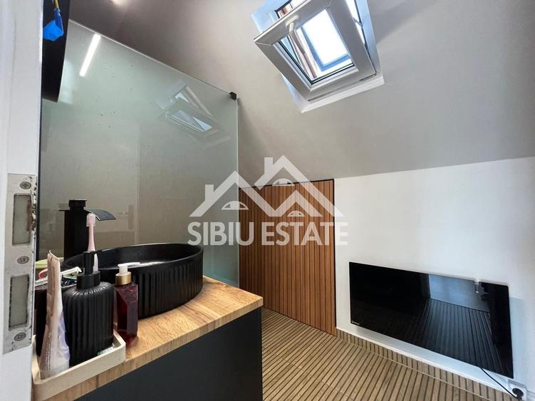 Casa INDIVIDUALA 4 camere, pivnita, panouri fotovoltaice -Sibiu