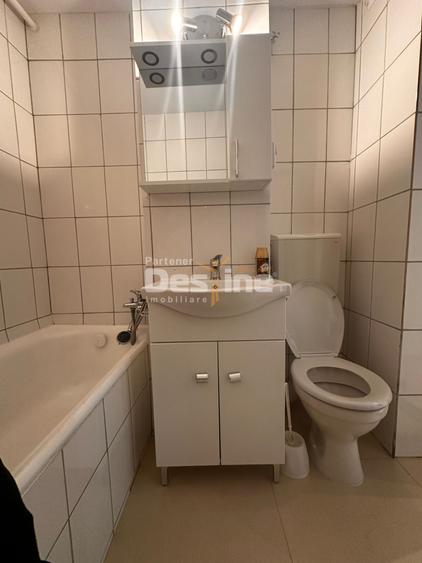 Garsoniera de vanzare 26.000€  zona Darmanesti