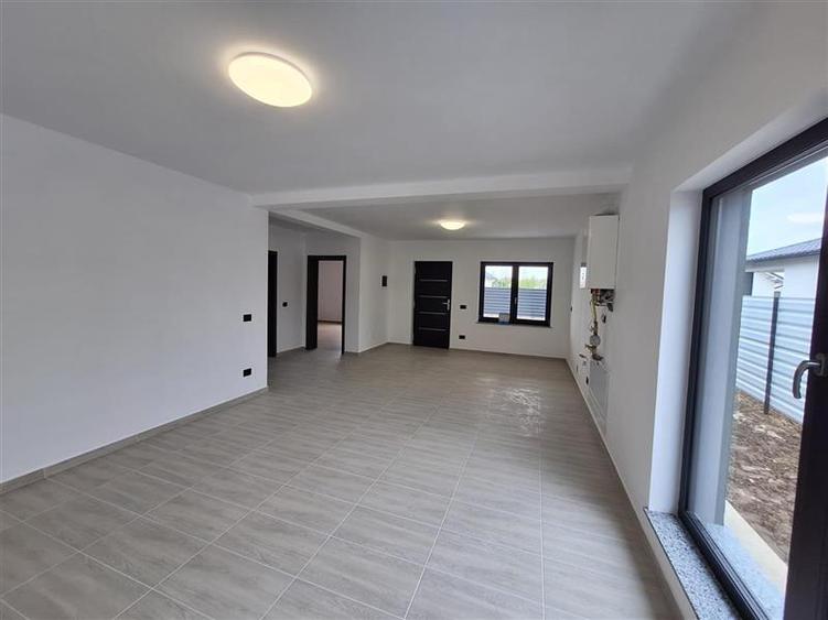 Casă nouă 2025, parter, 90 mp, teren 370 mp, terasă – Letea Veche