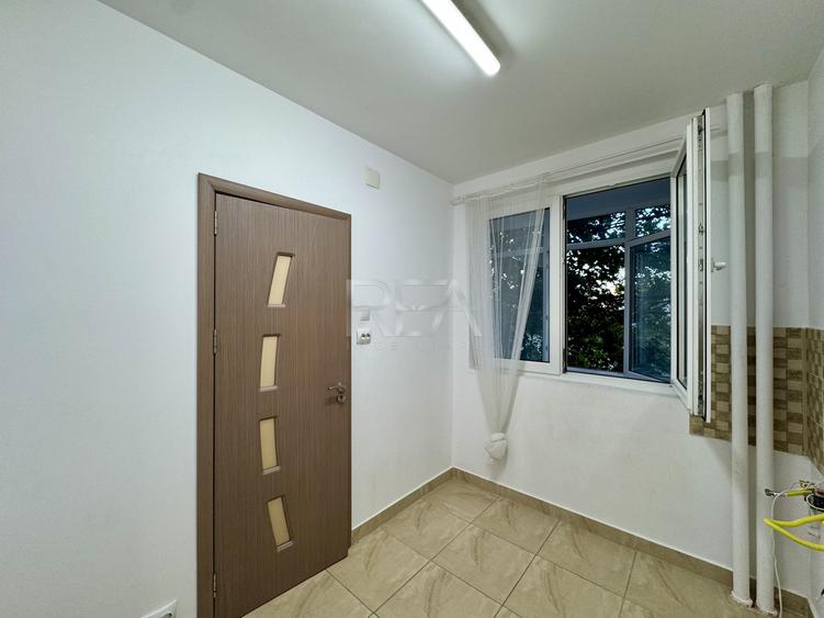 2 camere renovat pe Mihalache cu Vedere Spate