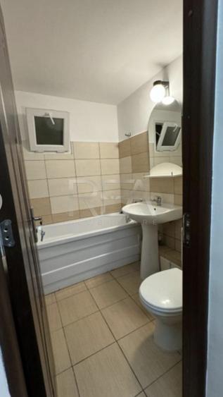 3 camere, 6/7 ,68mp, bloc 1986-Crangasi