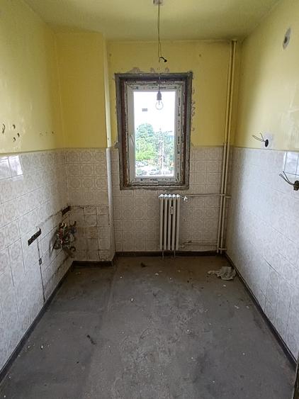 Apartament 2 semi, etajul 3 din 4, zona Tic Tac