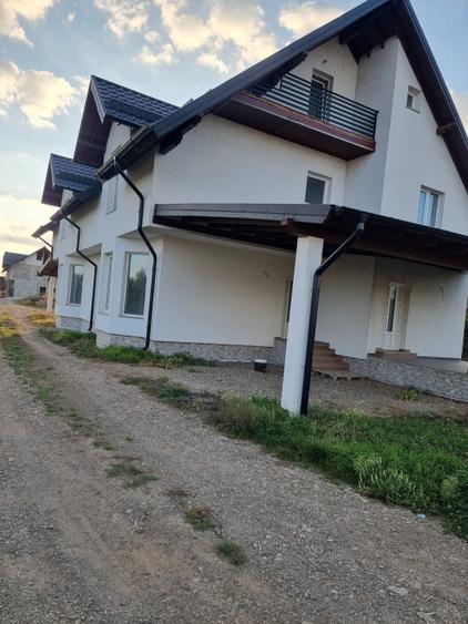 Casa duplex de vanzare ,320mp,Dornesti