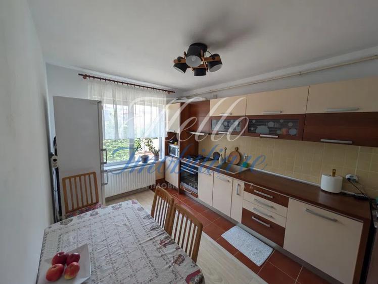 Apartament 3 camere 78 mp +terasa 8 mp + parcare Floresti zona Stadionului