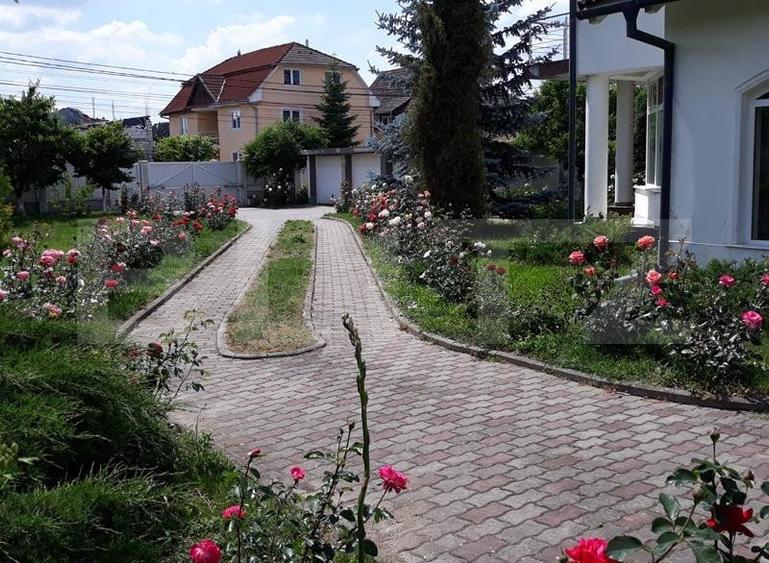 Casa cu 5 camere, 386 mp, Sangeorgiu de Mures, zona Apollo Spa