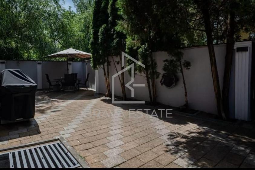Casă de vânzare, 250 mp, 7 camere, zona Iris