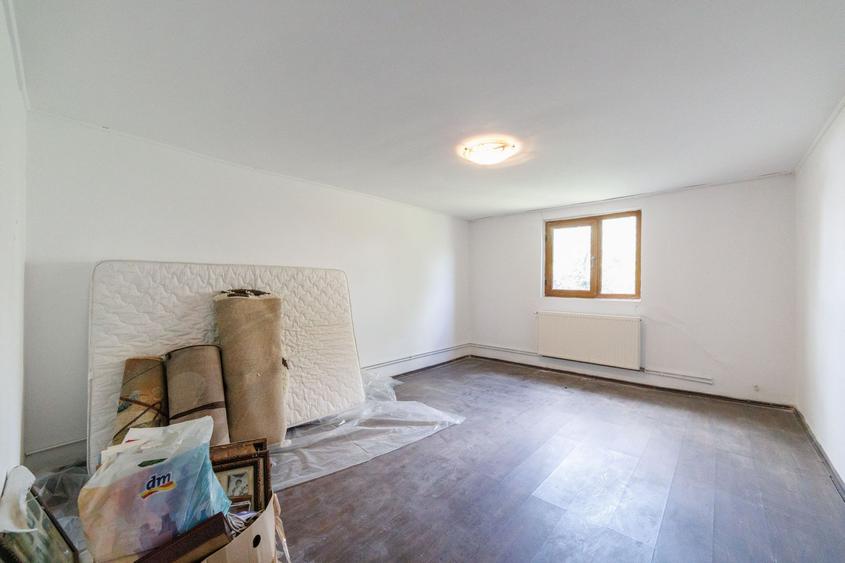 Casa cu teren - Prundu-Ideala pentru locuit sau dezvoltare imobiliara