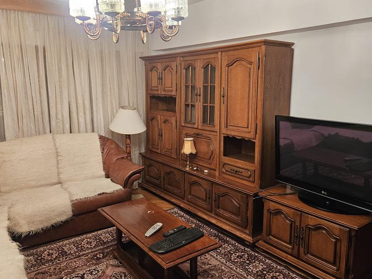 Apartament cu 4 camere de închiriat – ultracentral, Str. Alexandru Lăpușneanu
