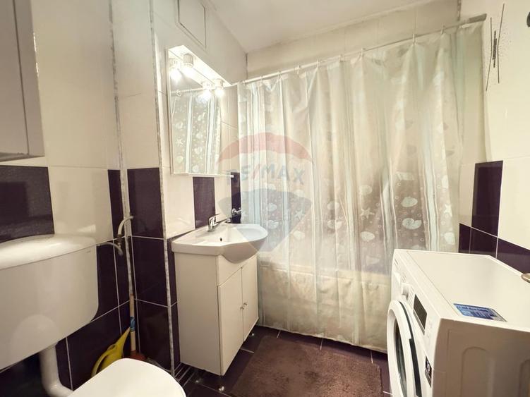 Apartament cu 4 camere de vânzare în zona Ultracentral