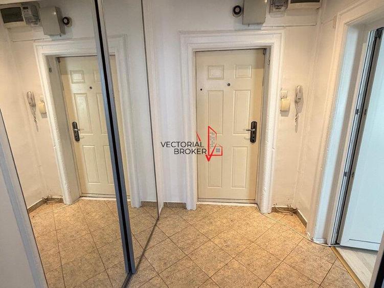 Apartament renovat,etaj 3/8 in bloc stradal Calea Mosilor Bd Carol