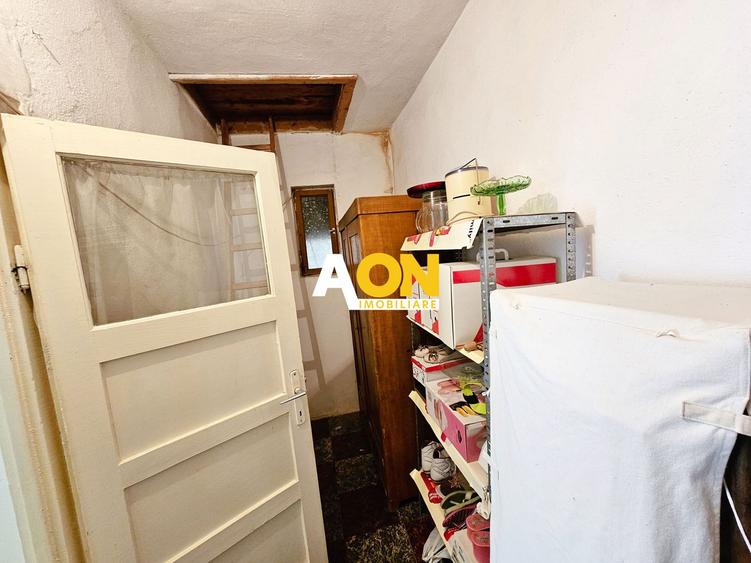 Casa cu 4 camere, 2024 mp teren, la asfalt, cu utilitati, Vintu de Jos