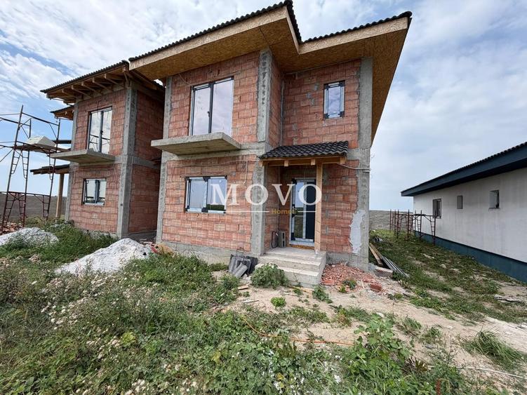 Duplex despartit cam tehnica | 5 camere | Toate utilitatile | 2 bai |