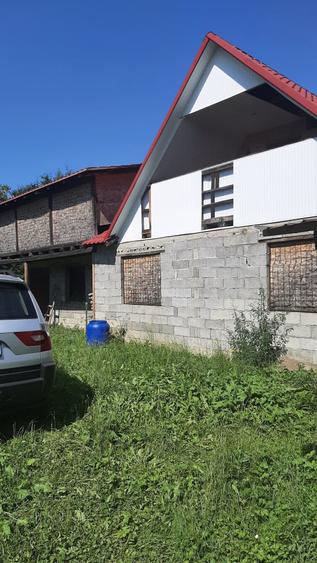 PROPRIETAR-Vand casa cu teren Lapos (Darmanesti)