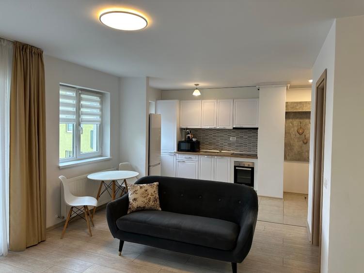 Închiriez apartament Coresi Tractoru