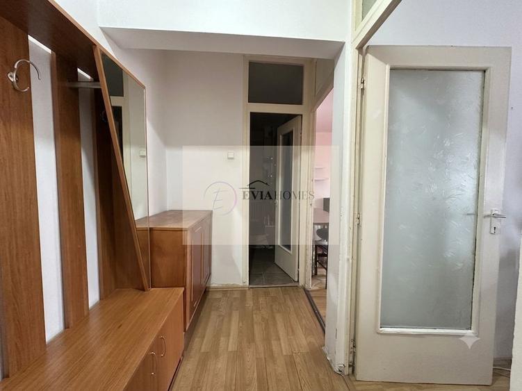 3 camere/2 bai/etaj intermediar/Zona Bibliotecii Octavian Goga