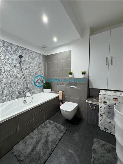 Royal Imobiliare - Vanzare apartament 3 camere zona Albert