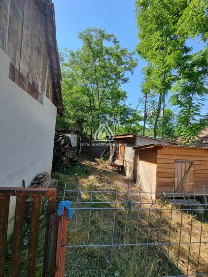 CASĂ LA ȚARĂ, SÂMBOLENI, COMUNA CAMARAȘU