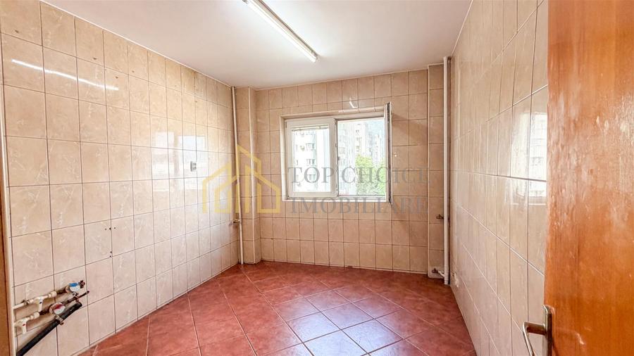 3 CAMERE LANGA PARCUL CIRCULUI - DECOMANDAT - 2 BALCOANE - BLOC 1978
