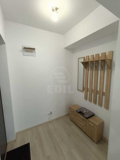 Apartament de 3 camere, cu gradina, zona Cetatii