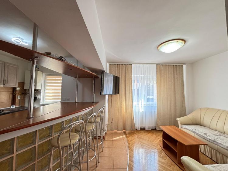 Apartament de îchiriat, 3 camere, etaj 1 - Vasile Aaron, Sibiu