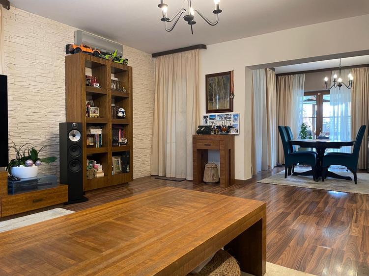 Vila duplex/Pozitie excelenta/Toate utilitatile