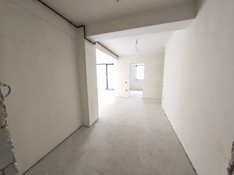 Apartament 3 camere 2 bai la cheie loc de parcare Tomis Plus
