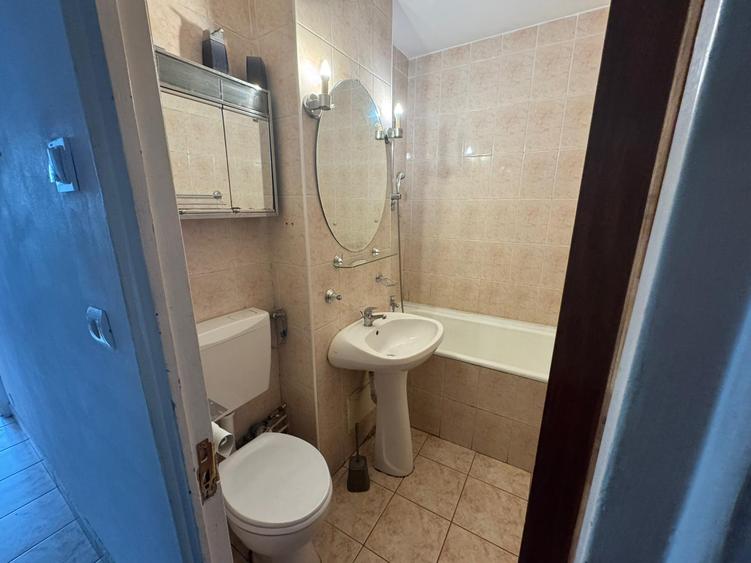 Apartament de 2 camere Mihai Bravu - Decebal - Piața Muncii (cu loc de parcare)