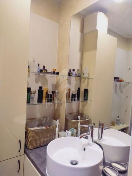 Apartament 3 camere în zona ZORILOR