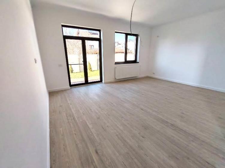 Vanzare - Casa- Vila - Prelungirea Ghencea -Cartierul Latin-178000E +TVA - Comis