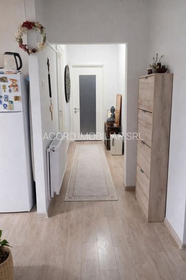 Apartament cu 3 camere decomandat - zona Dacia - 8