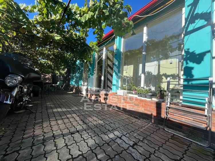 Casa cu 4 camere si teren de 2698 mp in zona Freidorf