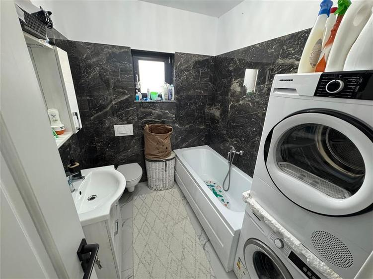 Casa noua, 3 cam, 2 bai, mobilata si utilata,  curte, foisor
