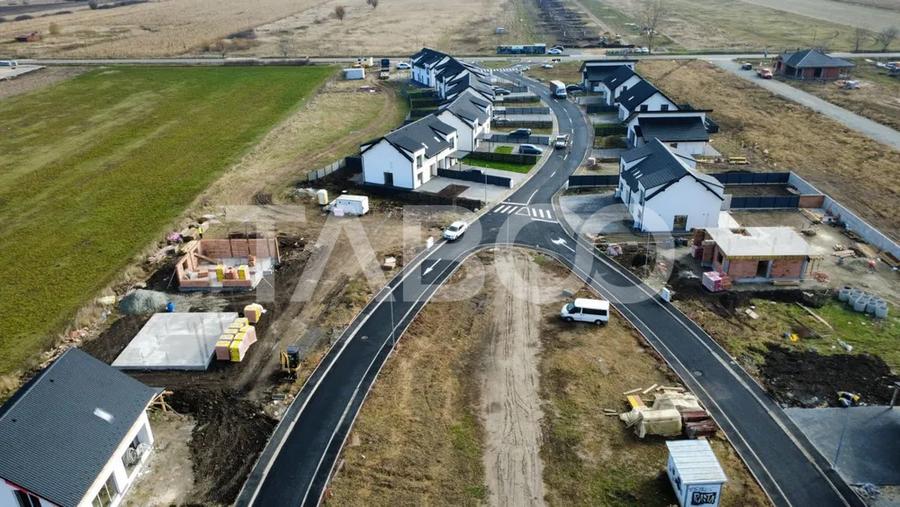 Casa individuala de vanzare cu teren generos- predare la alb