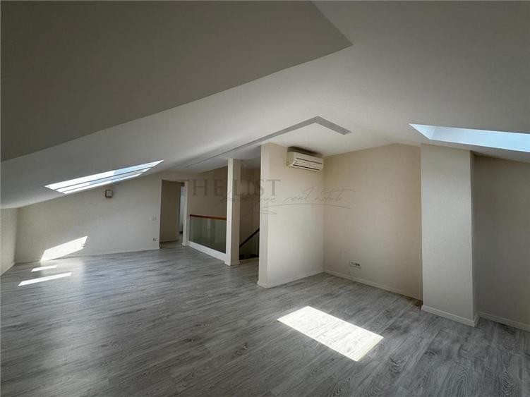 De Vanzare Vila Duplex | Oxford Gardens