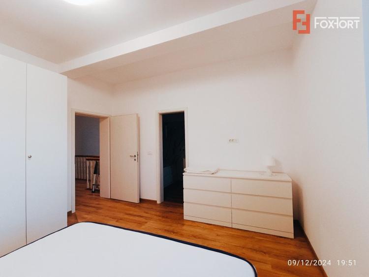 Casa tip triplex cu priveliste de vis in Giroc - V7245